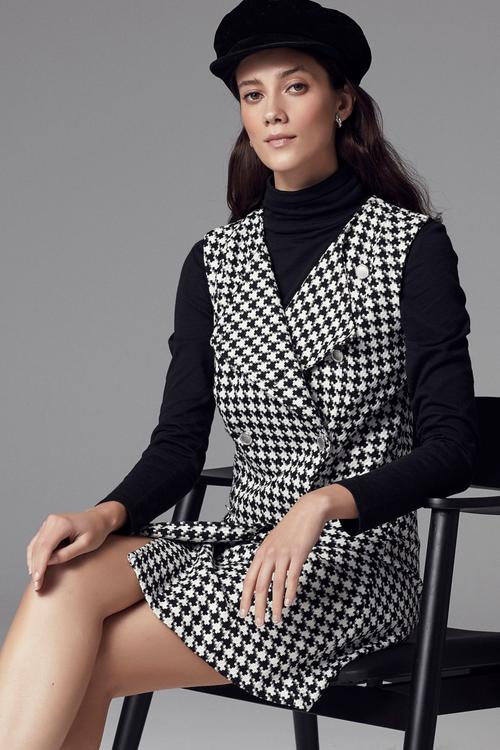  KAZAYAĞI DESENLİ KRUVAZE MİNİ KOLSUZ ELBİSE