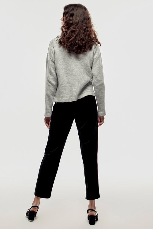  DANTEL YAKA DÜĞMELİ TRİKO HIRKA