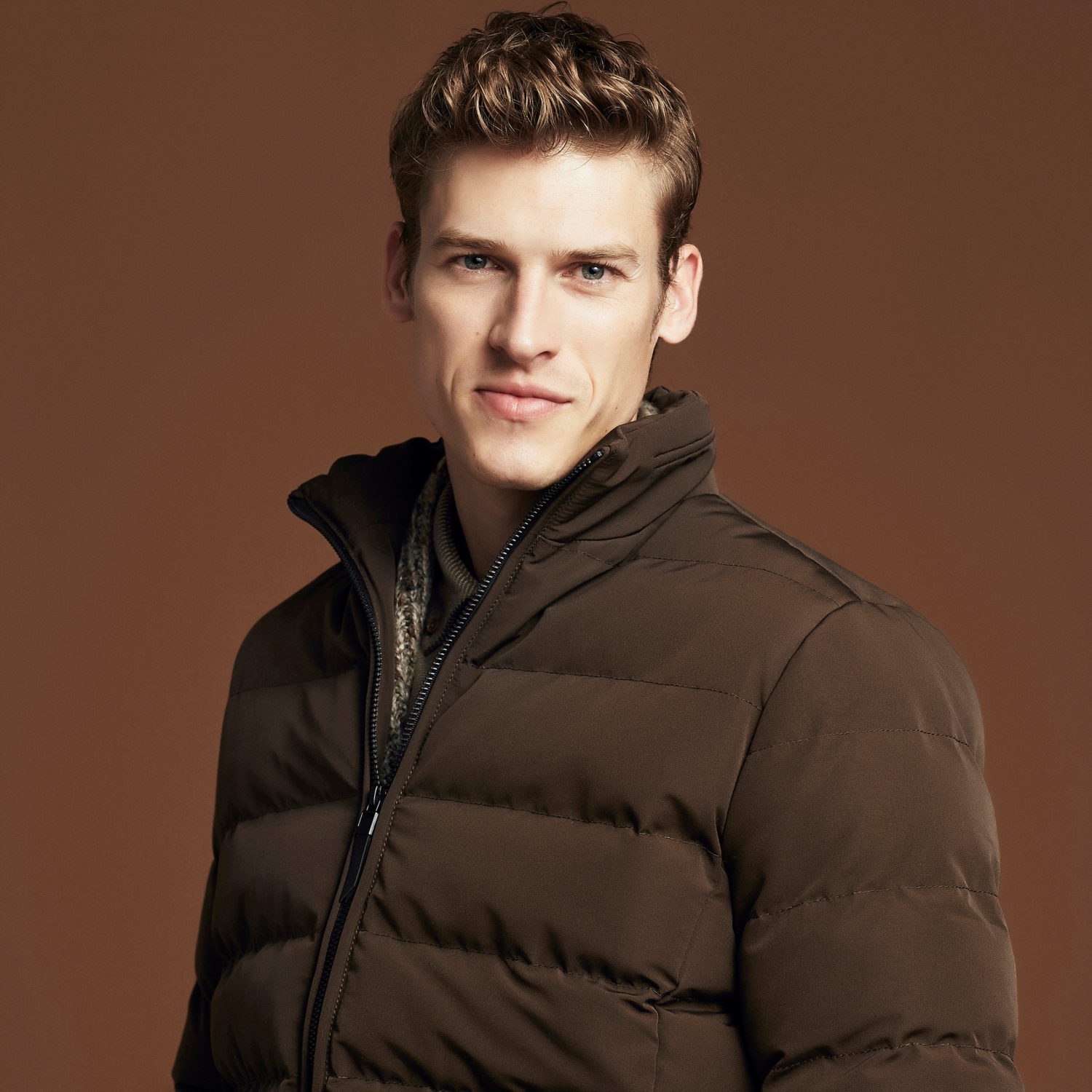 DİK YAKA ŞİŞME MONT