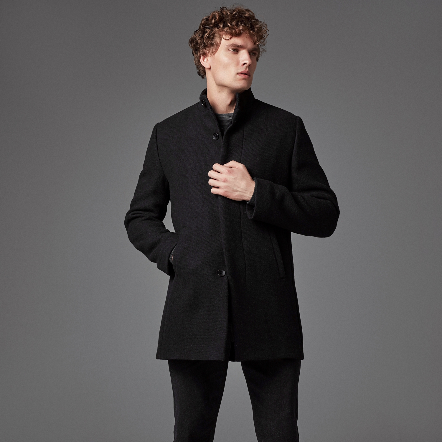 DİK YAKA KAŞE KABAN