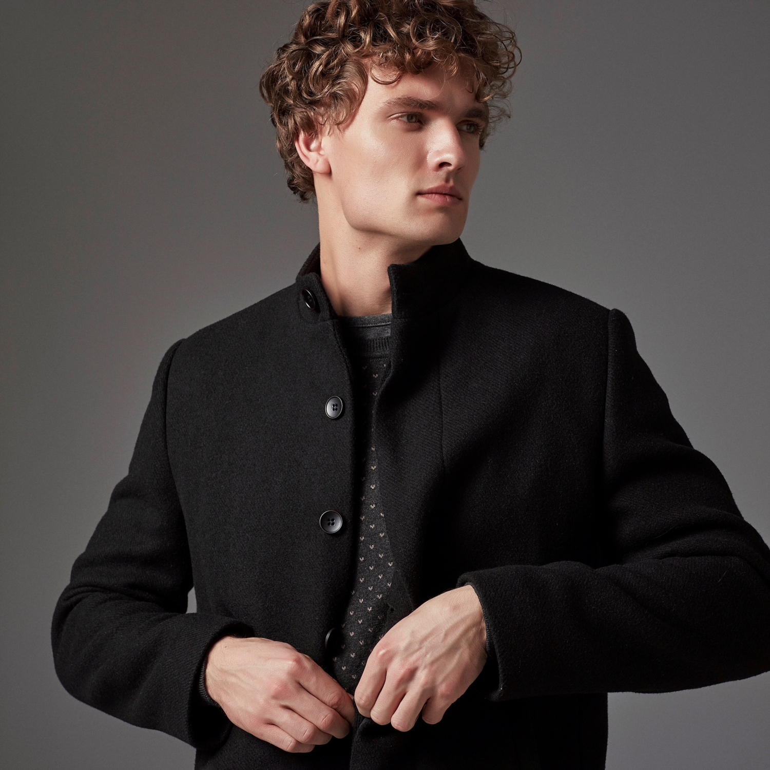 DİK YAKA KAŞE KABAN