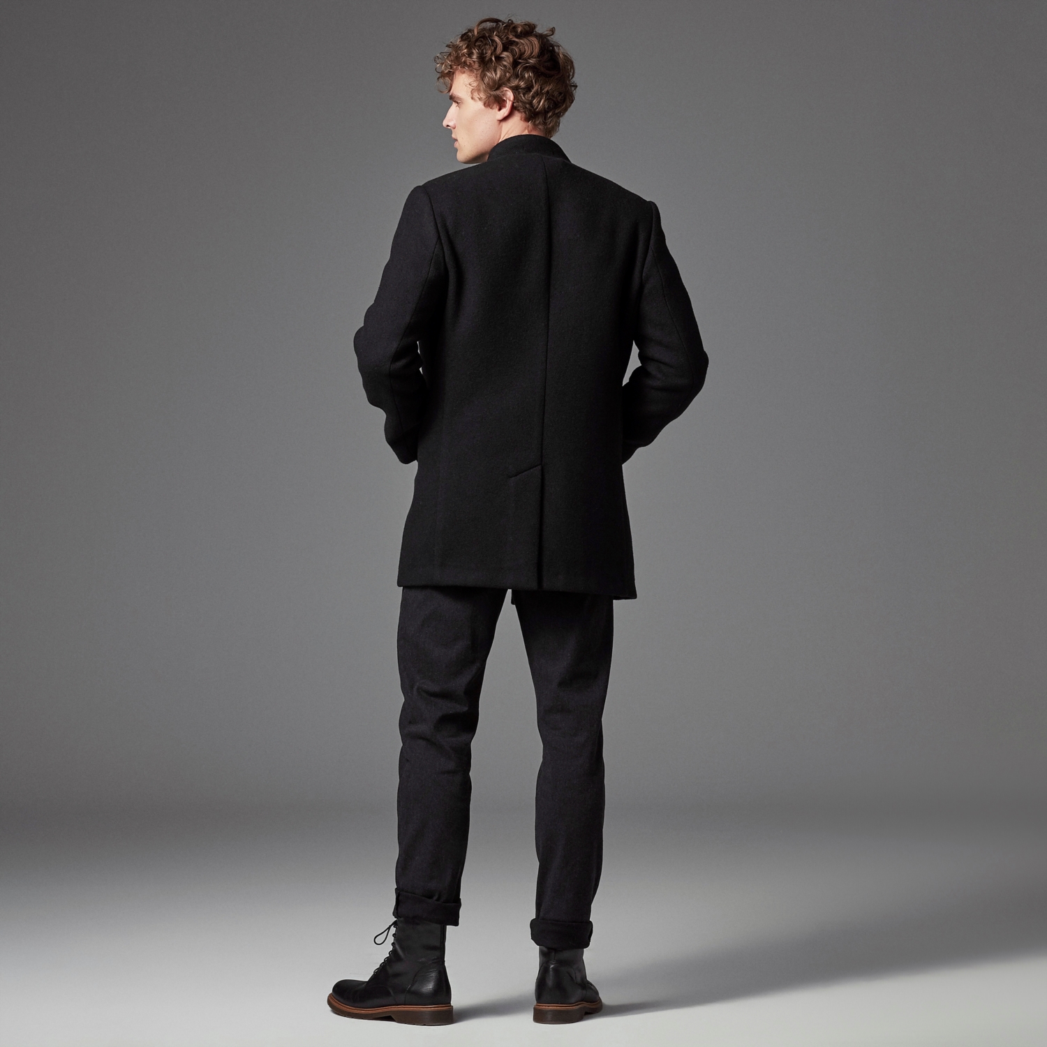 DİK YAKA KAŞE KABAN