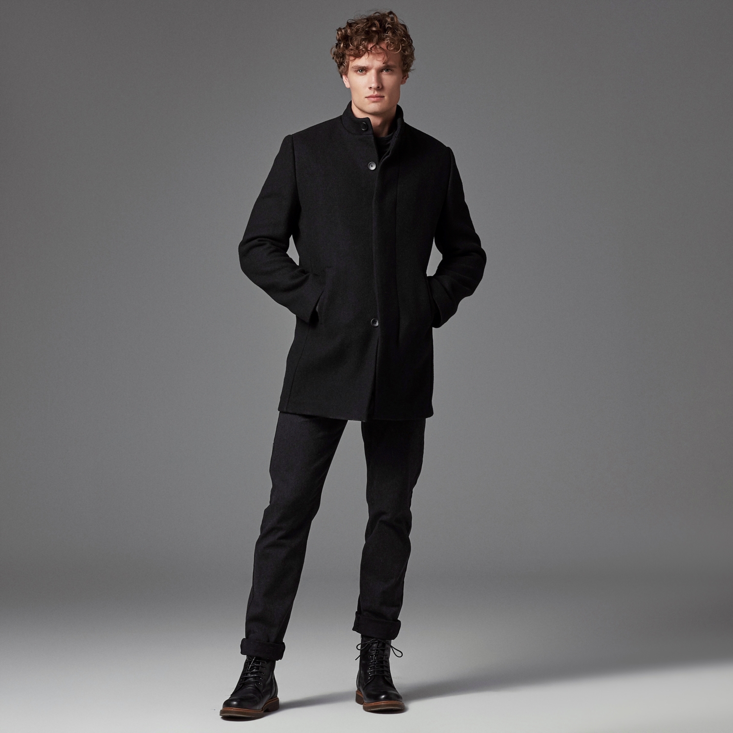 DİK YAKA KAŞE KABAN