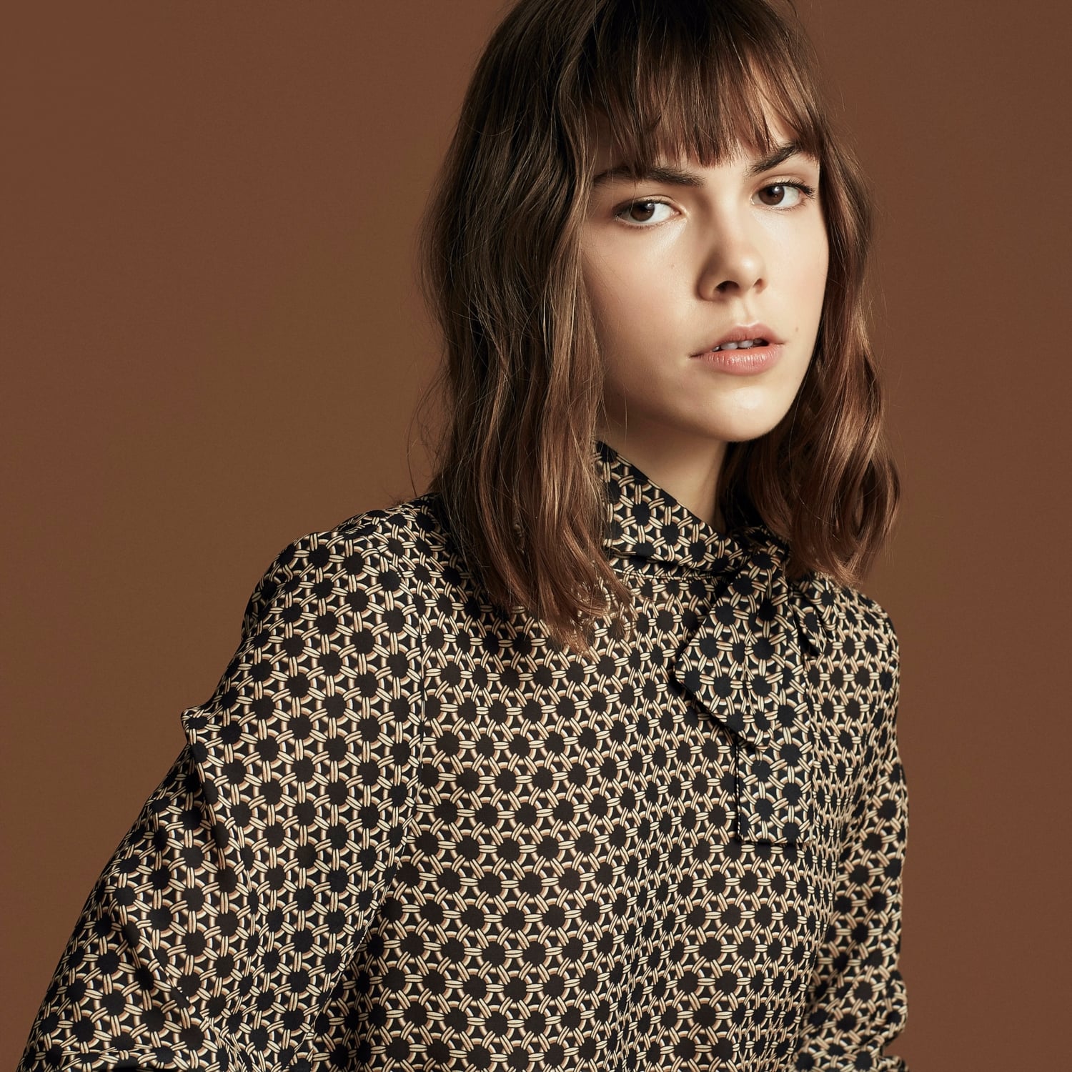 BOYUNDAN BAĞLAMALI BLUZ