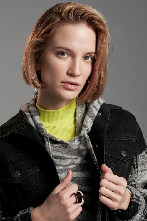  EKOSE DETAYLI JEAN CEKET