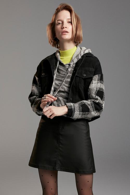  EKOSE DETAYLI JEAN CEKET