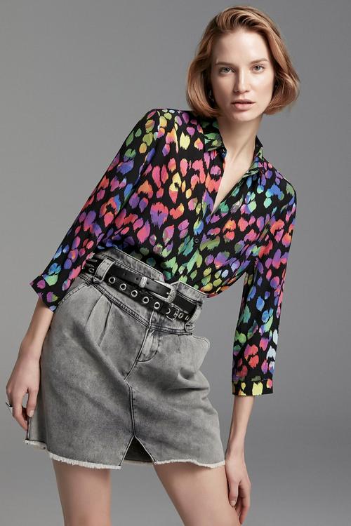  RENKLİ LEOPAR BASKILI GÖMLEK