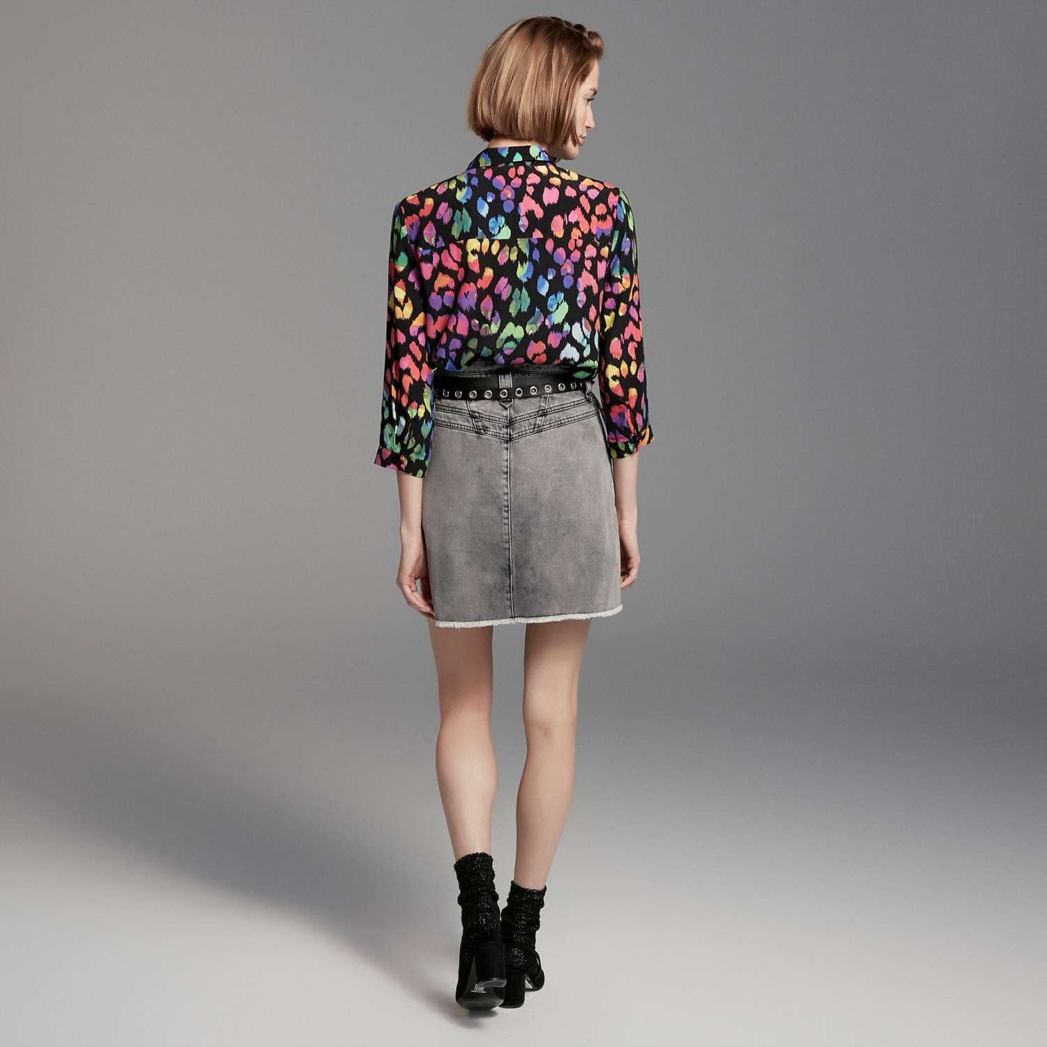 RENKLİ LEOPAR BASKILI GÖMLEK