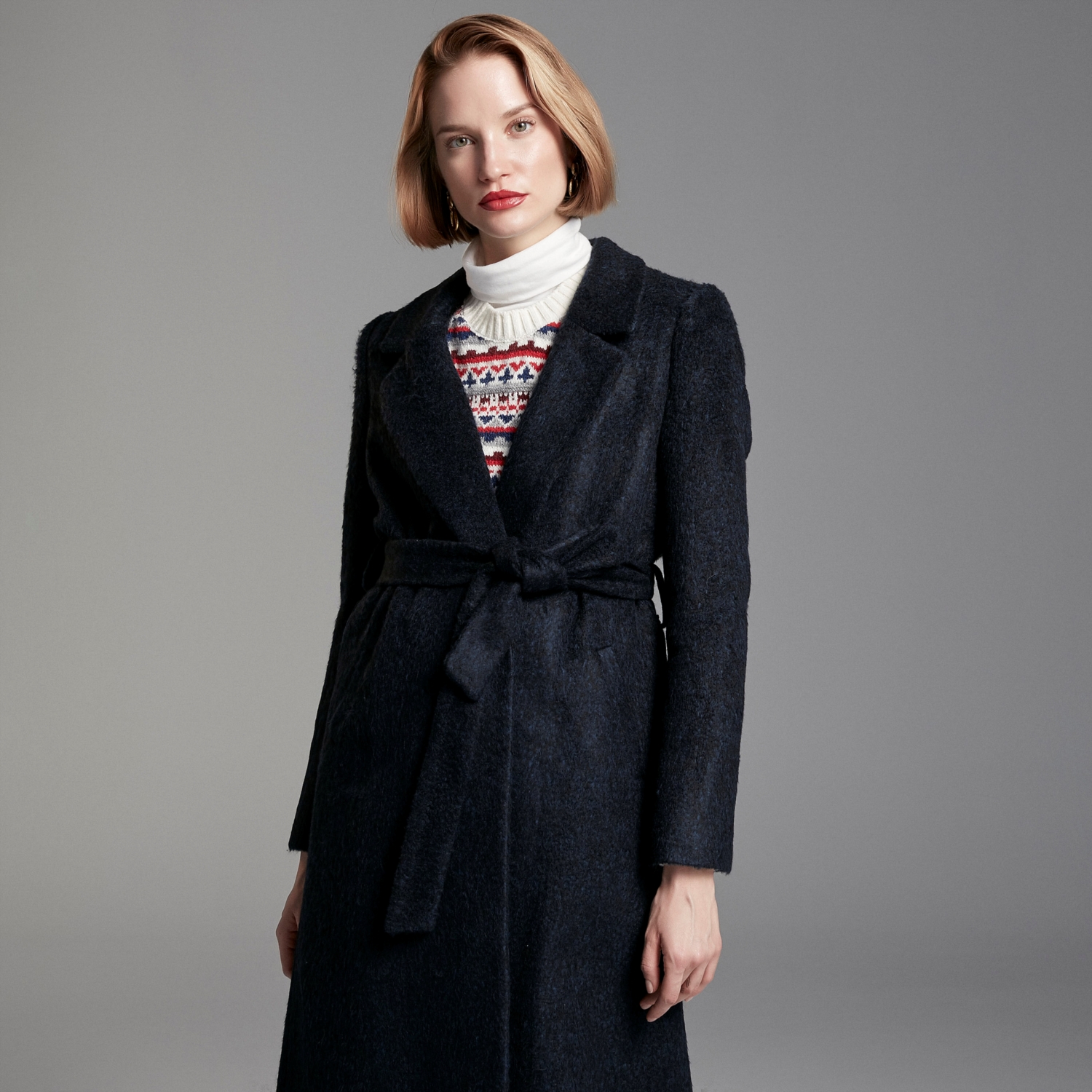 BELDEN KUŞAKLI TÜYLÜ UZUN KABAN