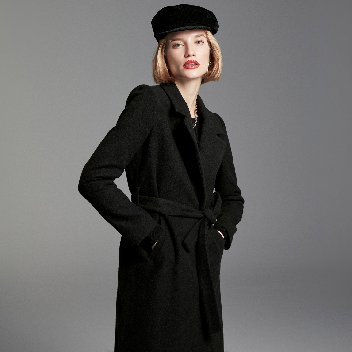 BELİNDEN KUŞAKLI UZUN KABAN