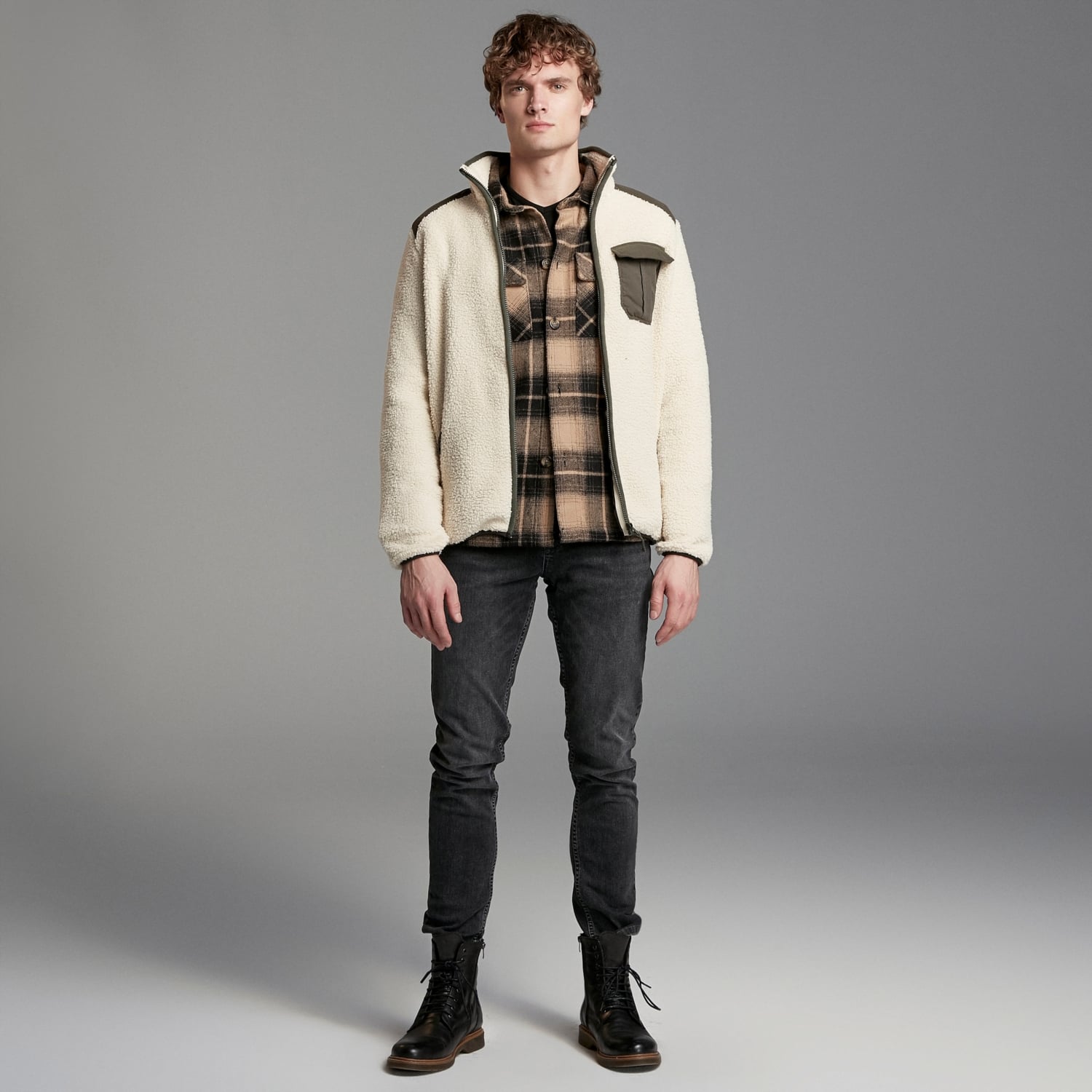 DİK YAKA PELUŞ CEKET