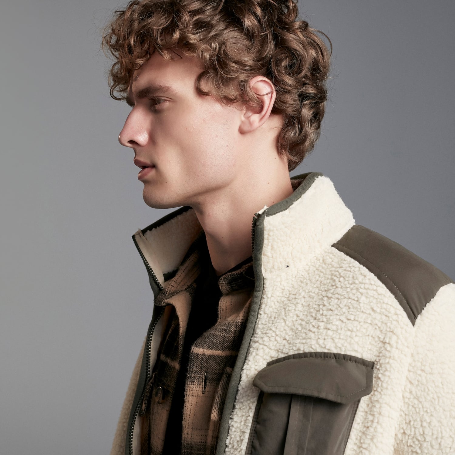 DİK YAKA PELUŞ CEKET