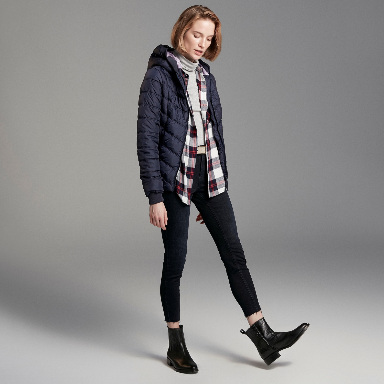 KAPİTONELİ KAPÜŞONLU PUFFER ŞİŞME MONT