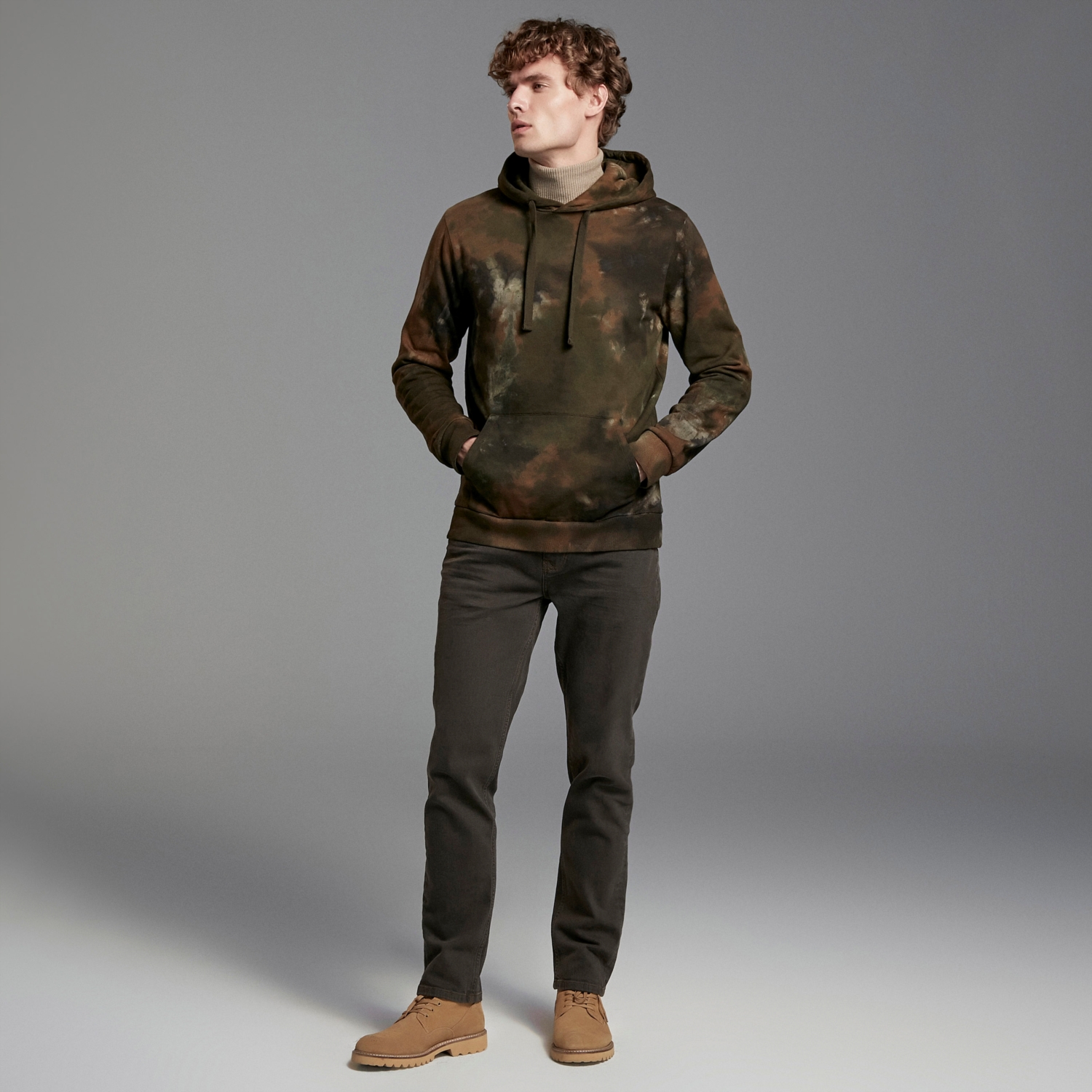 TIE DYE BASKILI KAPÜŞONLU SWEATSHIRT