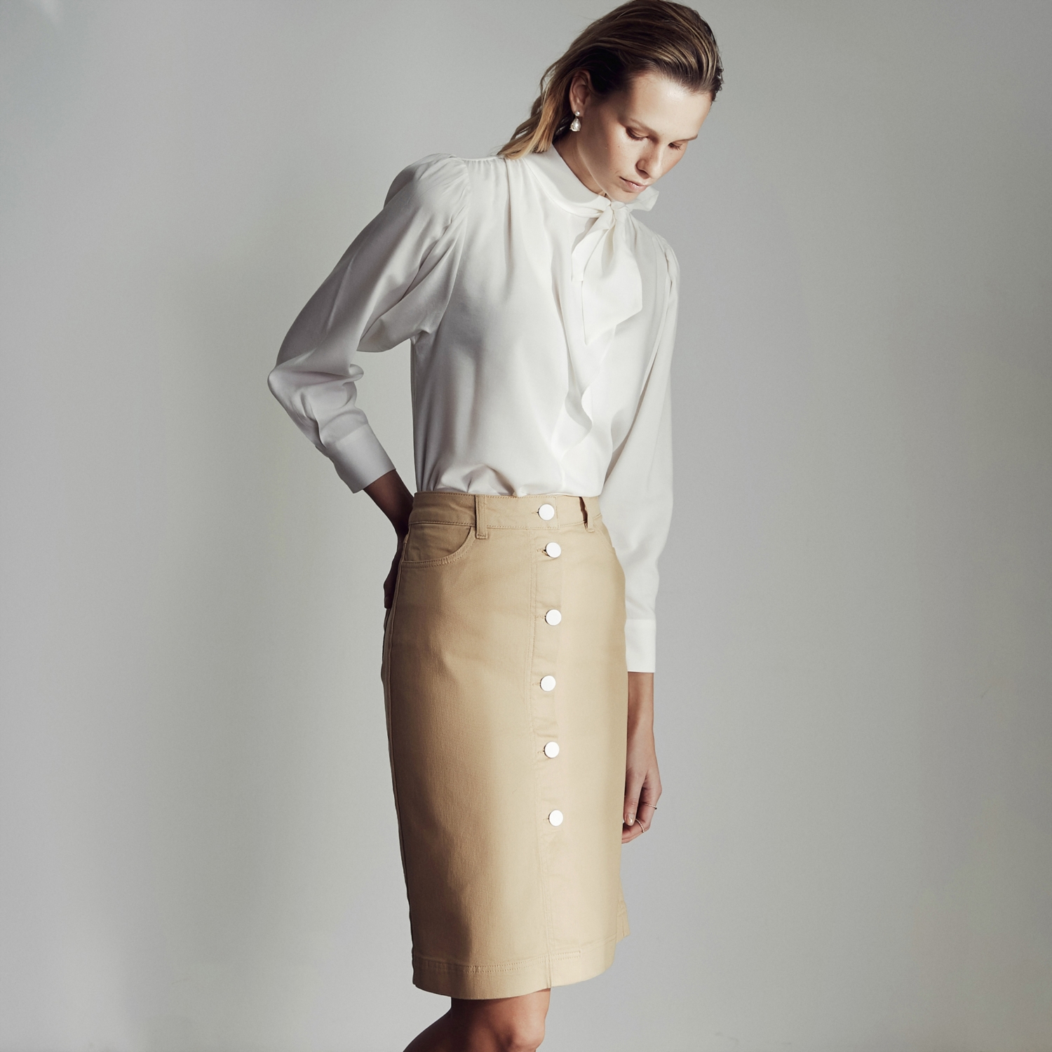 YAKA BAĞLAMALI PAMUK GÖMLEK