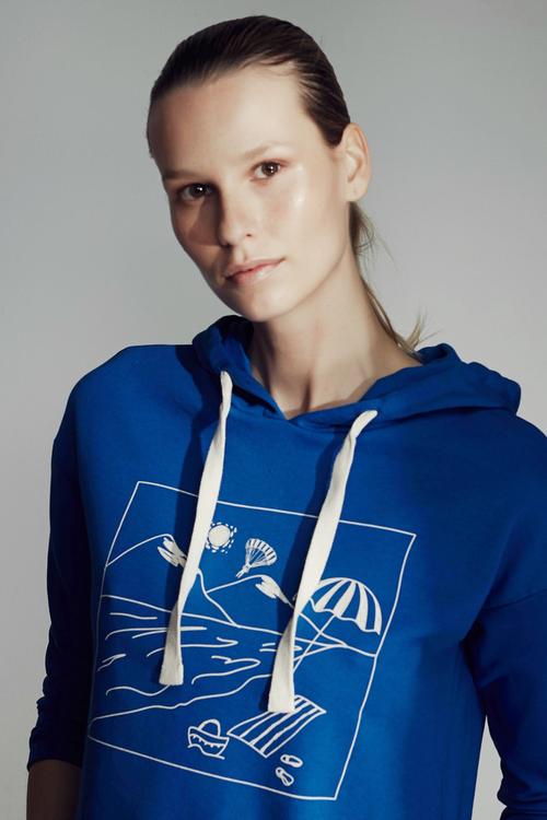  BASKILI KAPÜŞONLU SWEATSHIRT