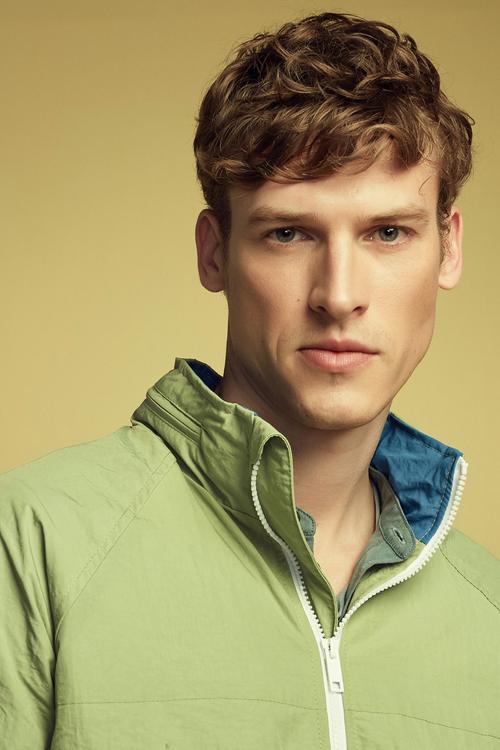  KAPÜŞONLU FERMUARLI YAĞMURLUK