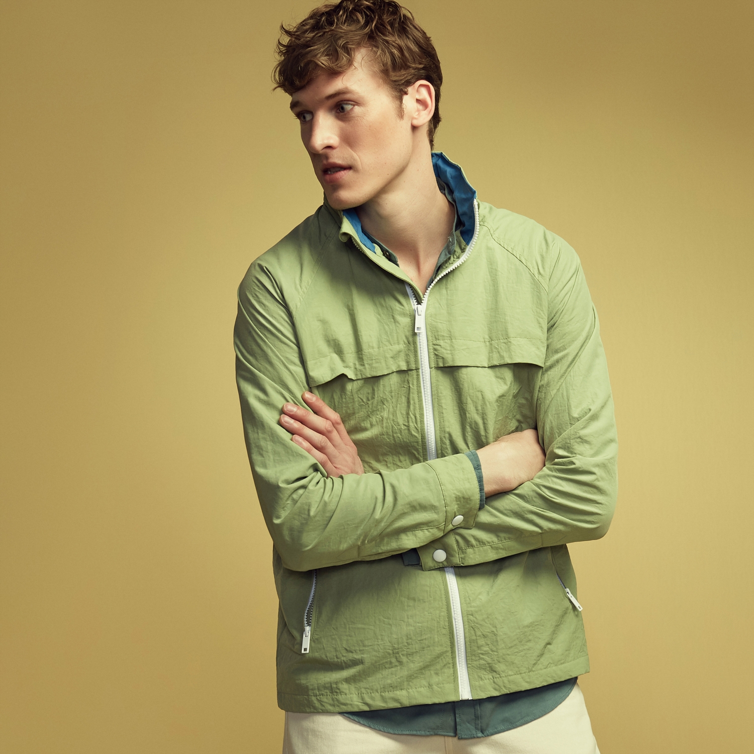 KAPÜŞONLU FERMUARLI YAĞMURLUK