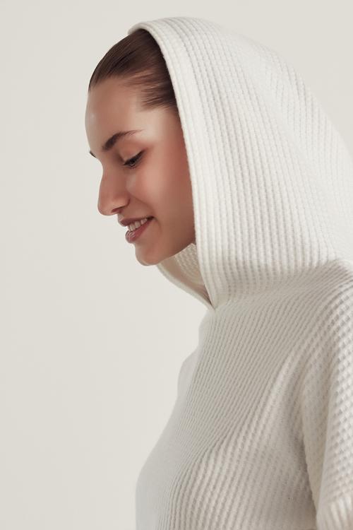  YUMUŞAK KAPÜŞONLU SWEATSHIRT