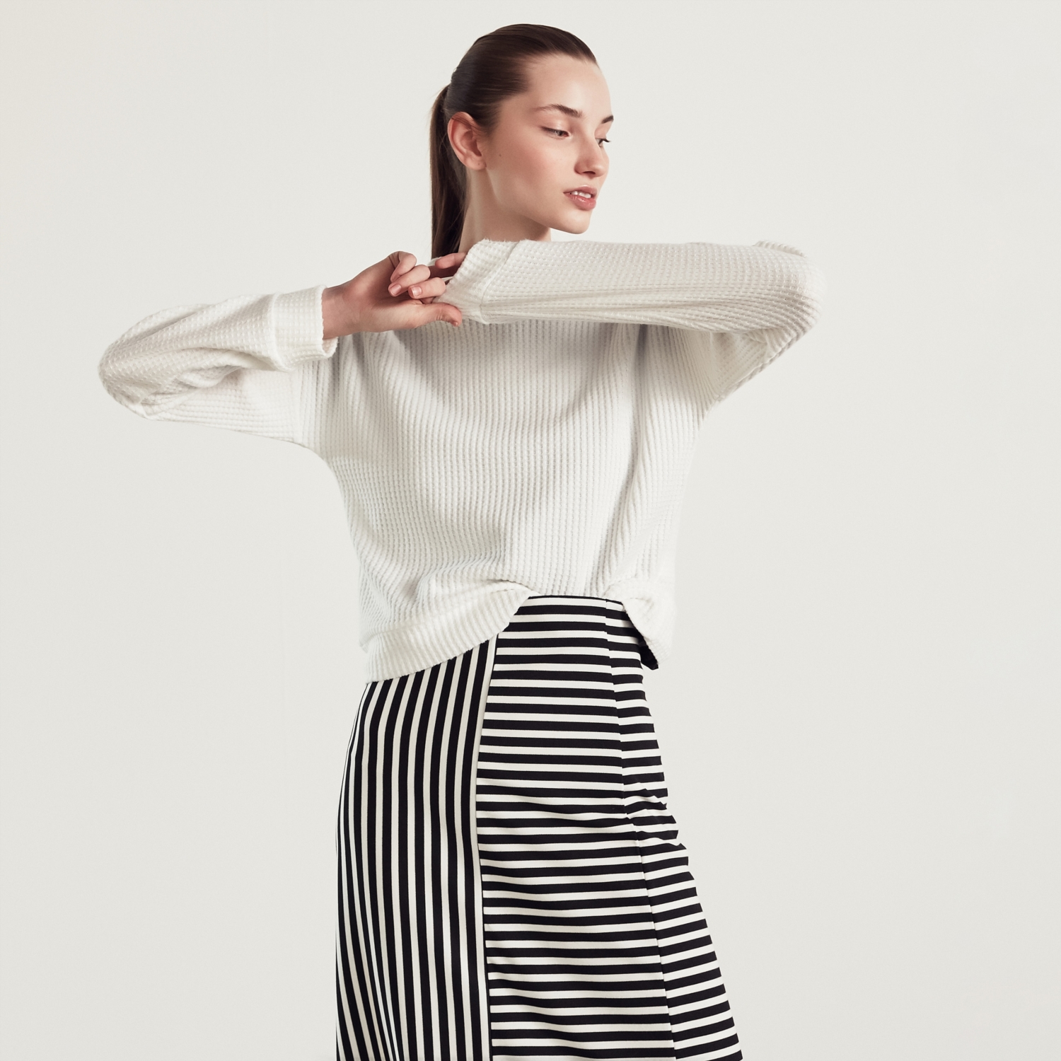 YUMUŞAK KAPÜŞONLU SWEATSHIRT