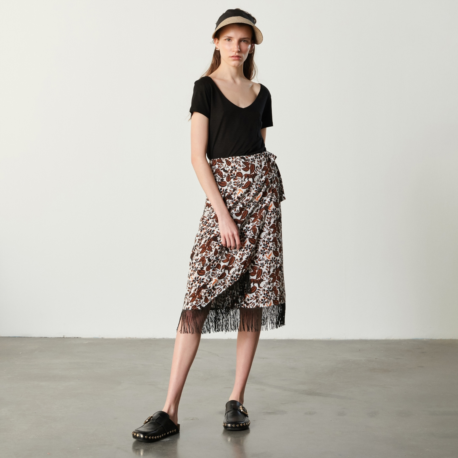 ETNİK DESENLİ PÜSKÜLLÜ KRUVAZE MİDİ ETEK