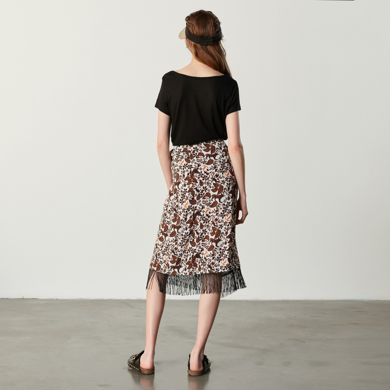 ETNİK DESENLİ PÜSKÜLLÜ KRUVAZE MİDİ ETEK