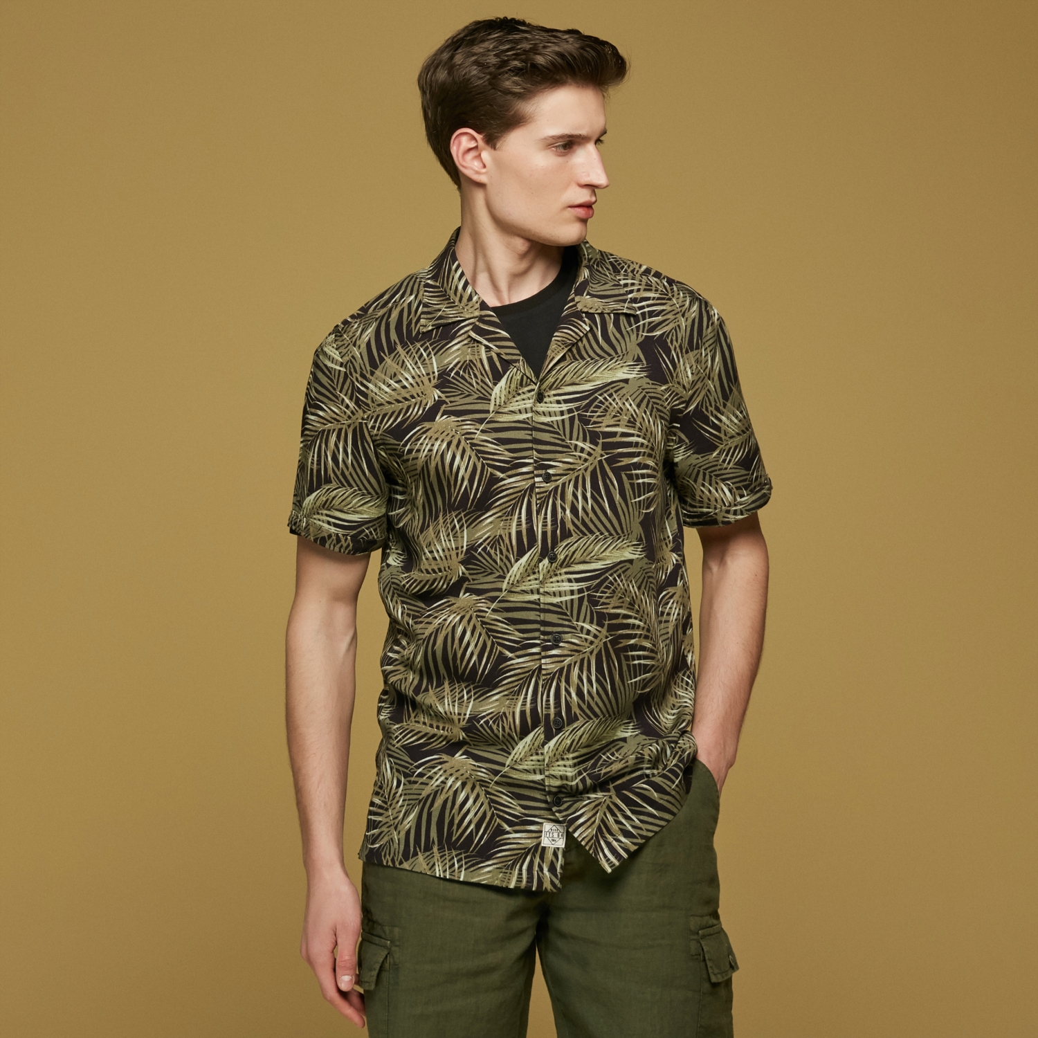 RESORT YAKA BASKILI GÖMLEK