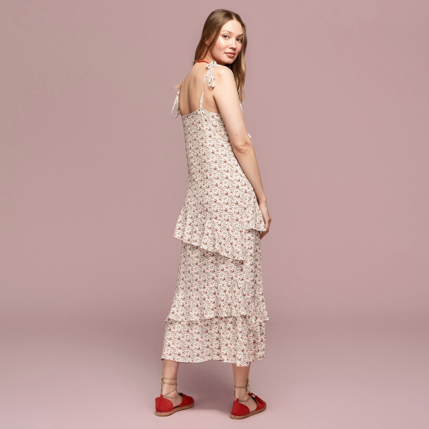 ASİMETRİK KESİM ÇİÇEKLİ MİDİ ELBİSE