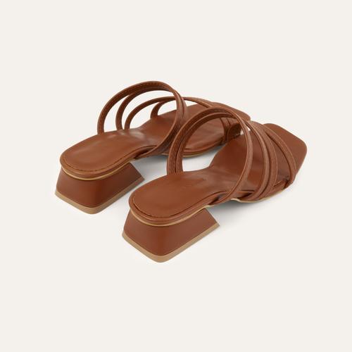  BANTLI TOPUKLU AYAKKABI