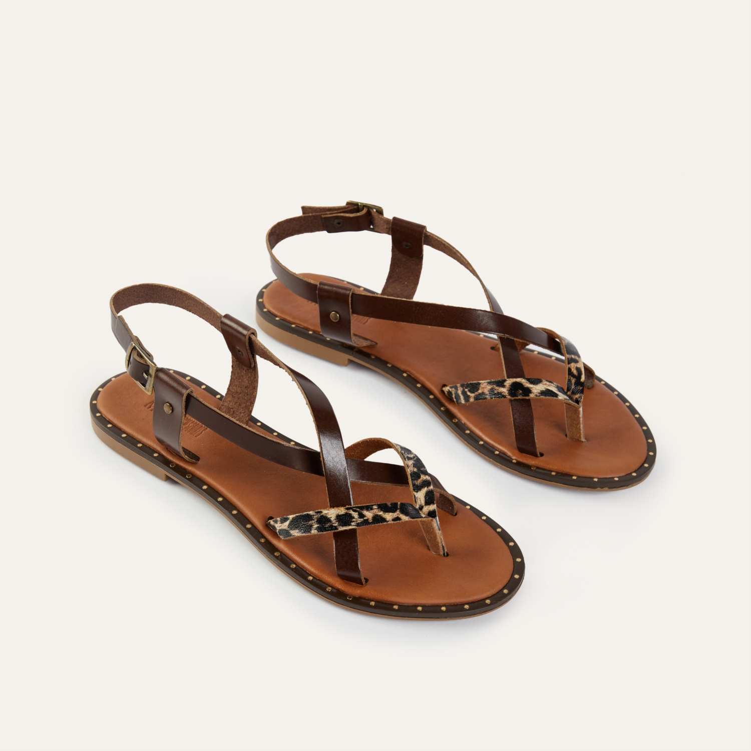 LEOPAR DESEN DETAYLI DERİ SANDALET