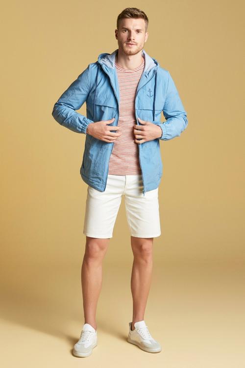  NAKIŞ DETAYLI KAPÜŞONLU YAĞMURLUK