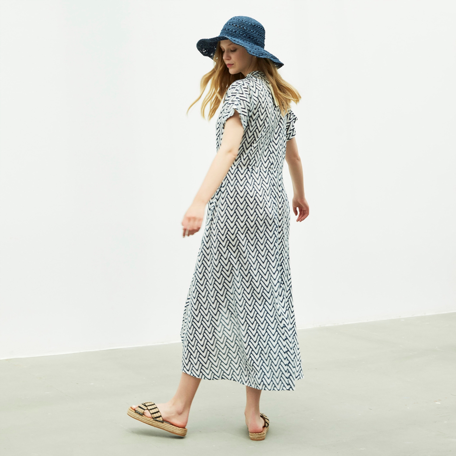 MARİN DESENLİ MAXİ ELBİSE