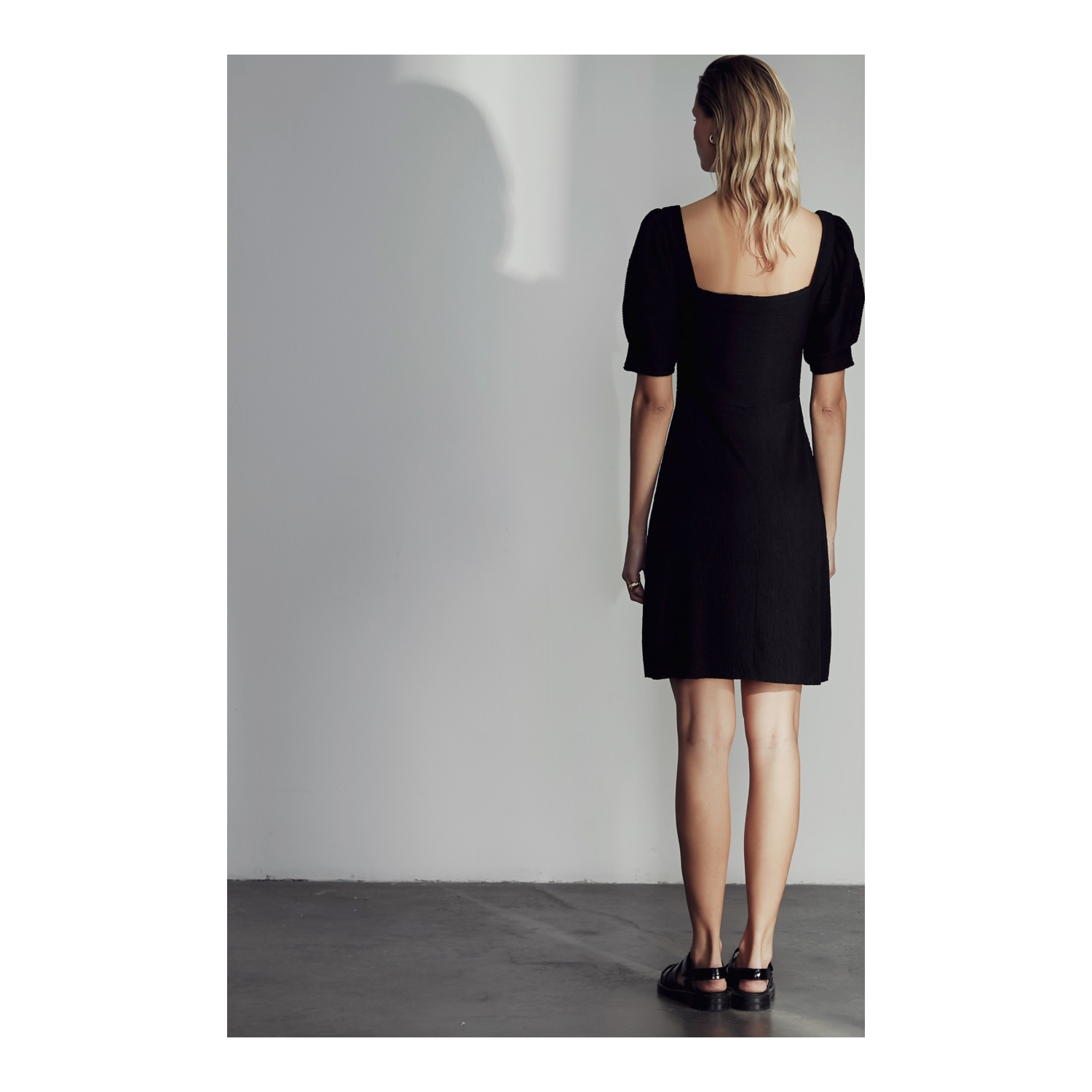 KARE YAKA BALON KOL MİDİ A KESİM ELBİSE