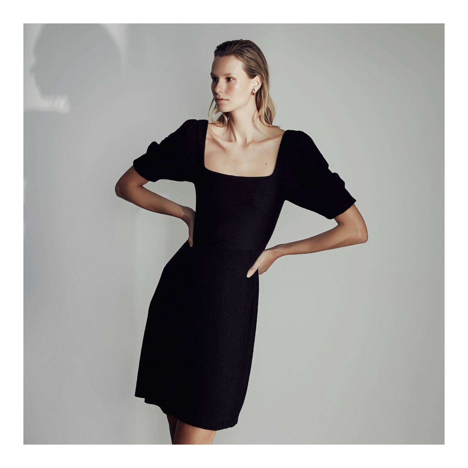 KARE YAKA BALON KOL MİDİ A KESİM ELBİSE