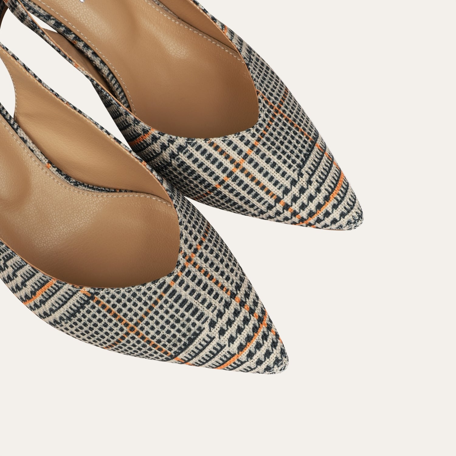 EKOSELİ TOPUKLU AYAKKABI