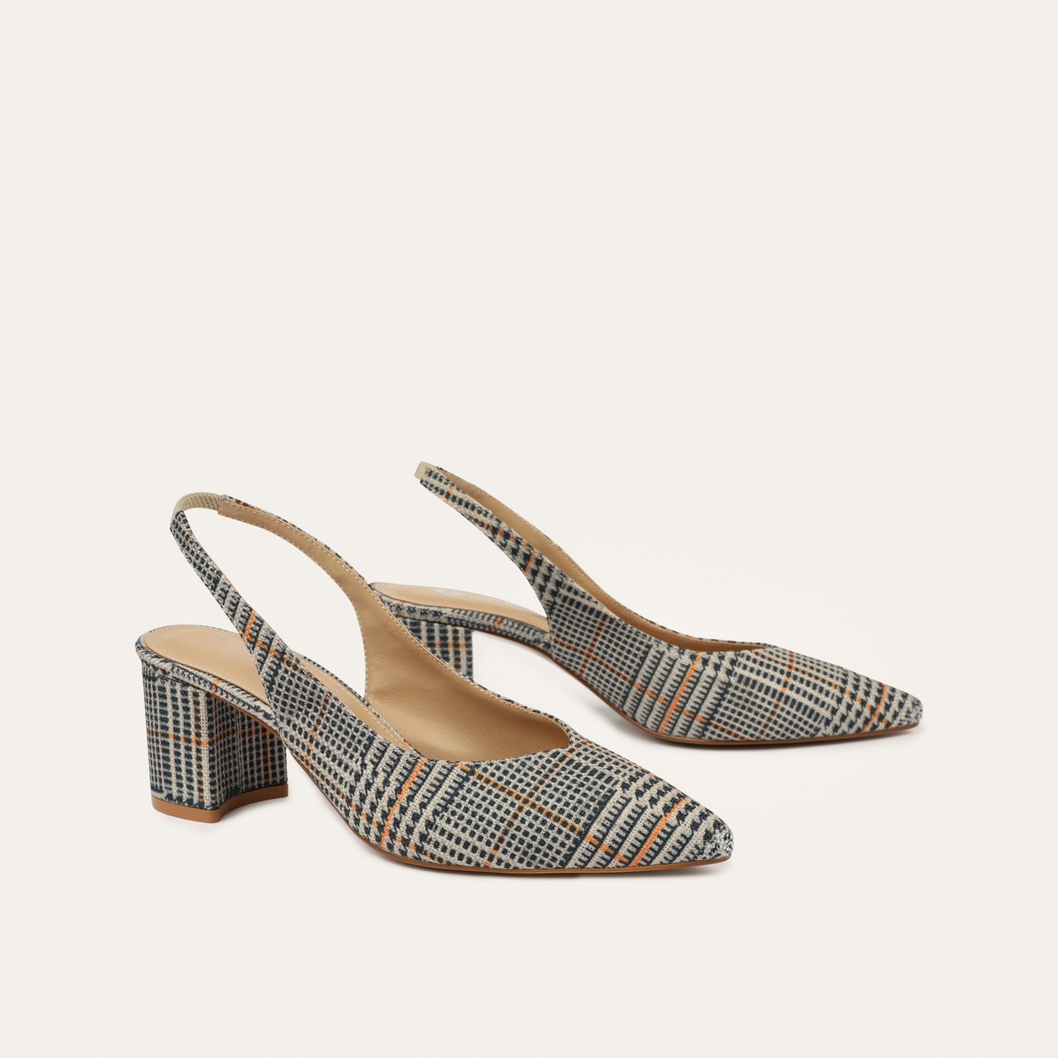 EKOSELİ TOPUKLU AYAKKABI