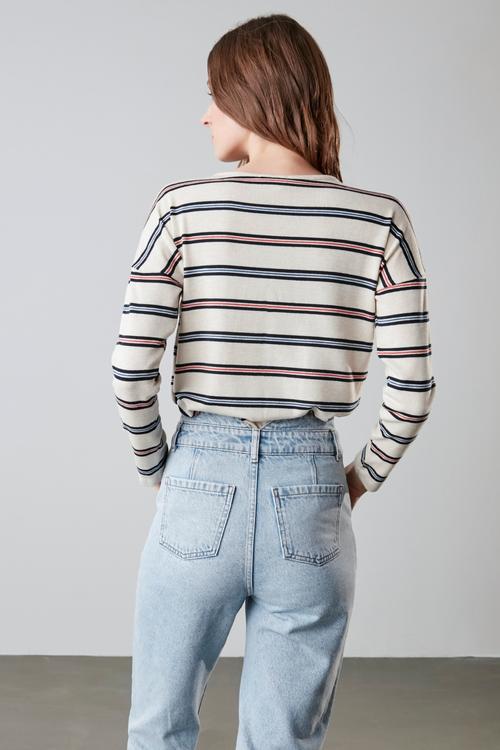  ÇİZGİLİ DÜŞÜK OMUZ TRİKO KAZAK
