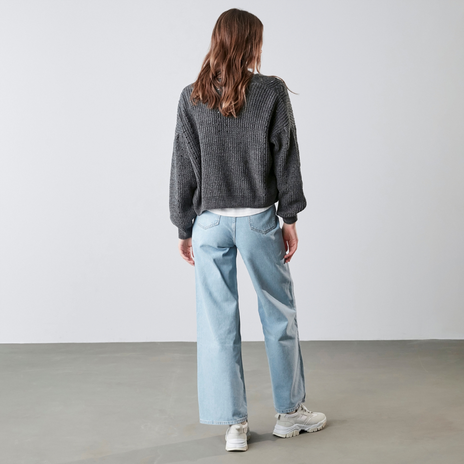 DELİK İŞLEMELİ TRİKO HIRKA