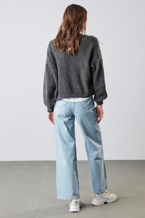  DELİK İŞLEMELİ TRİKO HIRKA