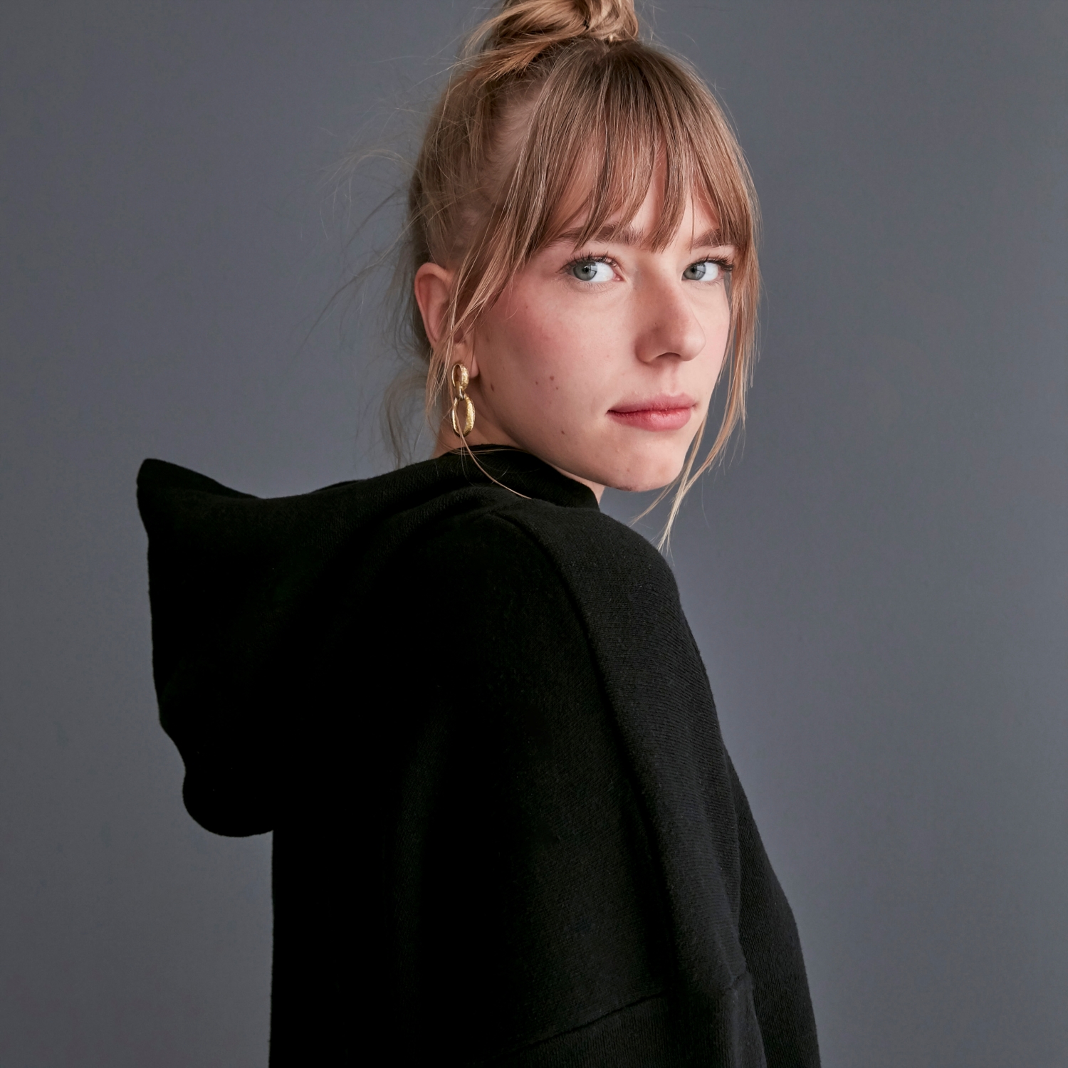 MİDİ KAPÜŞONLU ELBİSE