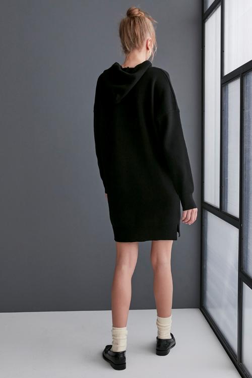  MİDİ KAPÜŞONLU ELBİSE