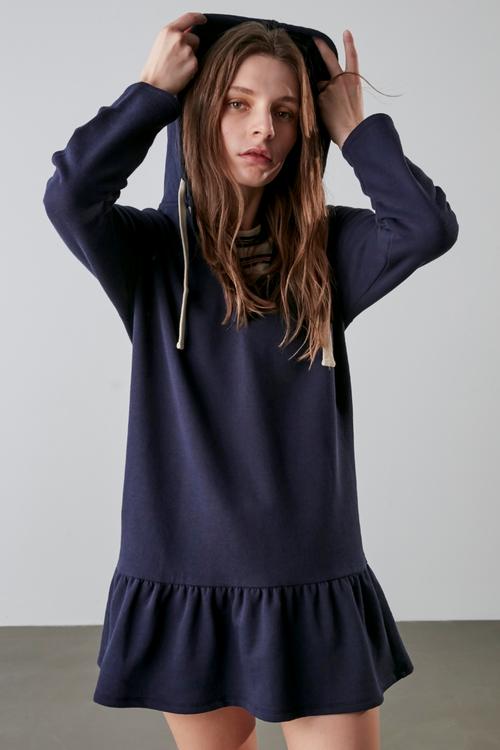  KAPÜŞONLU PİLELİ ÖRME MİNİ ELBİSE