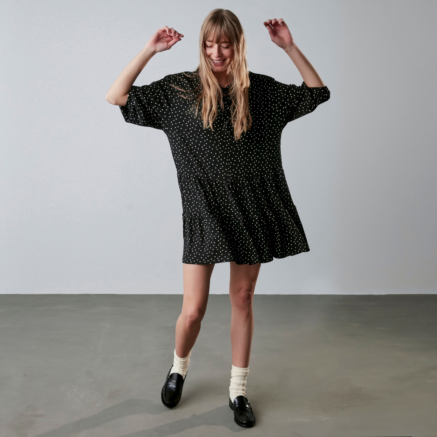 PUANTİYE DESENLİ MİNİ ELBİSE