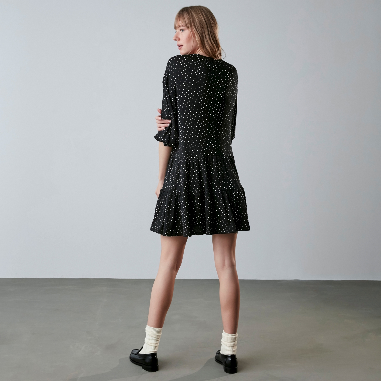 PUANTİYE DESENLİ MİNİ ELBİSE