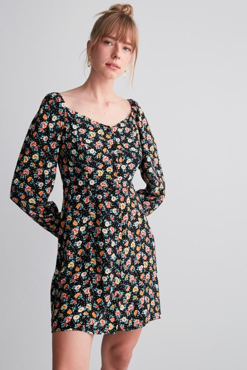  ÇİÇEK DESENLİ KALP YAKA MİNİ KLOŞ ELBİSE