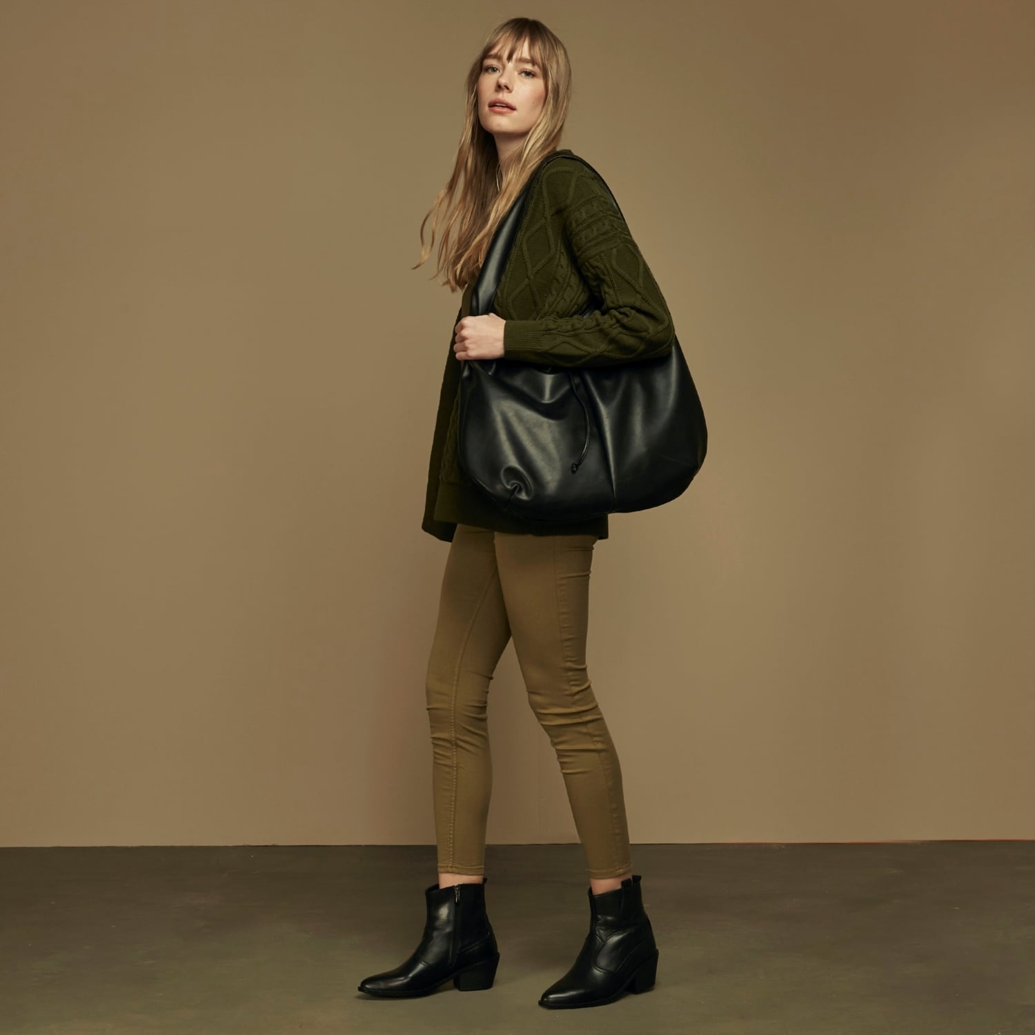 ŞAÇ ÖRGÜLÜ TRİKO HIRKA