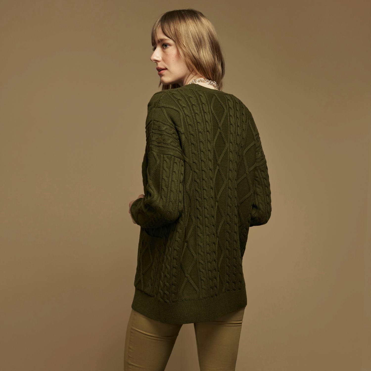 ŞAÇ ÖRGÜLÜ TRİKO HIRKA