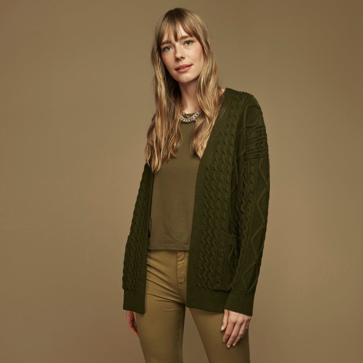 ŞAÇ ÖRGÜLÜ TRİKO HIRKA