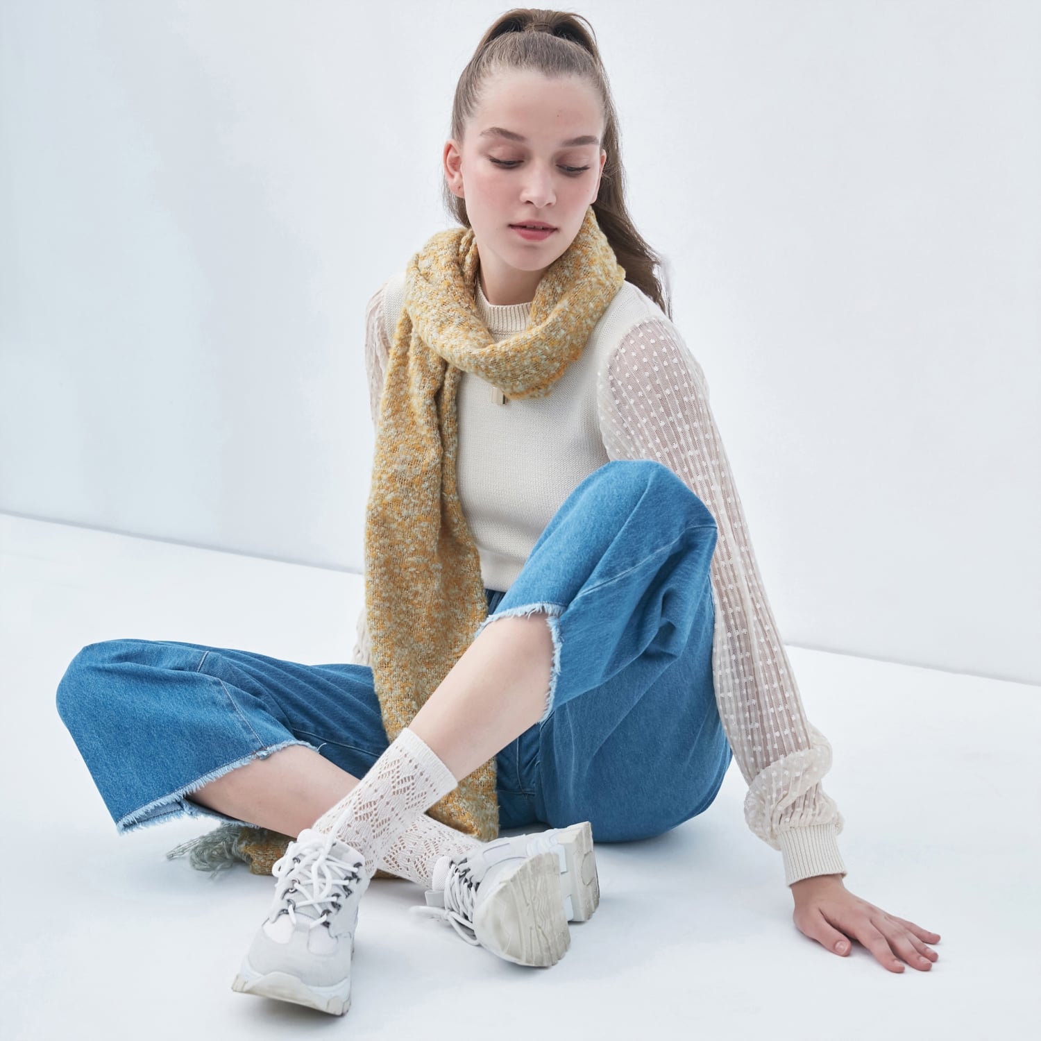 BİS YAKA KOLLARI TÜL DETAYLI TRİKO KAZAK