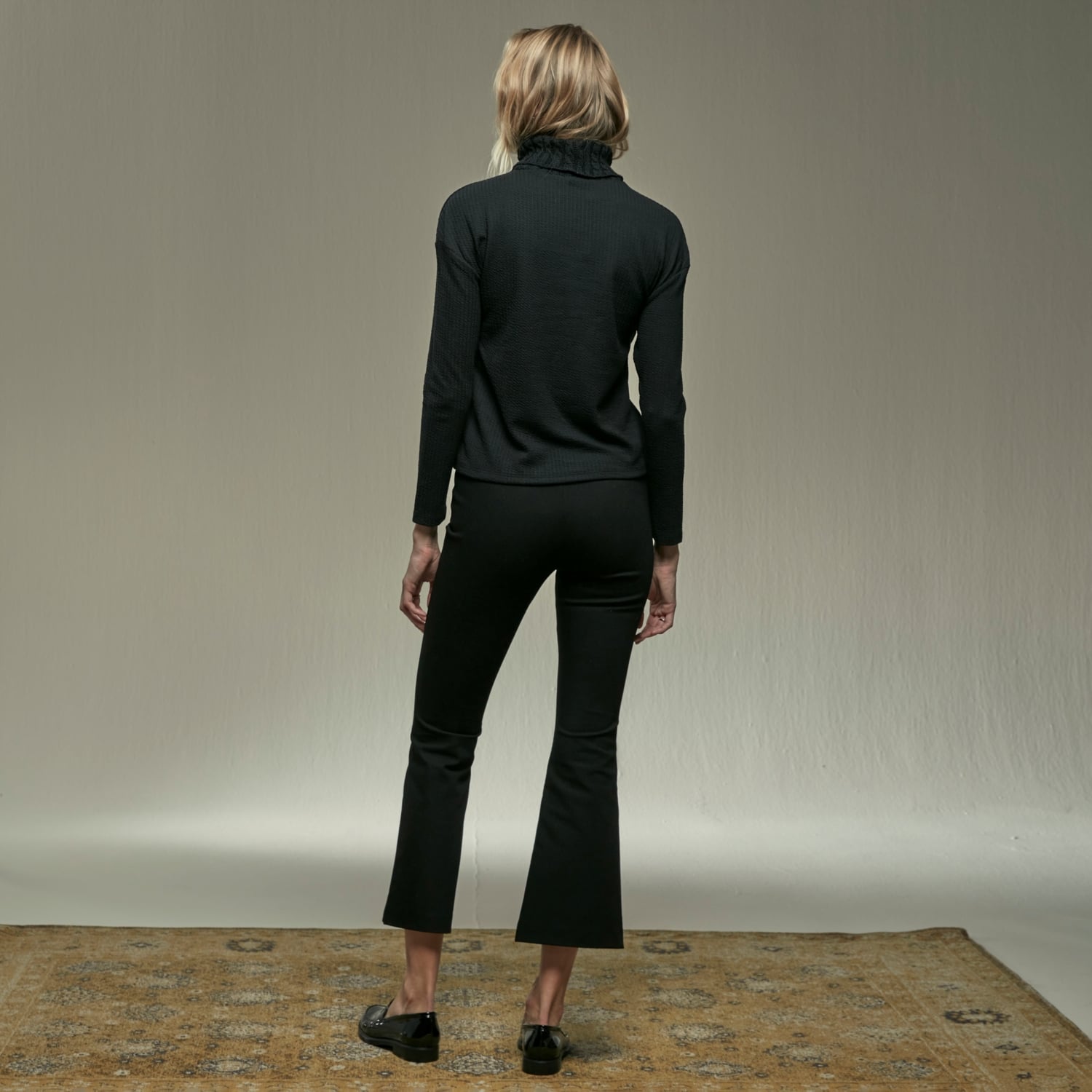 DİK YAKA ÖRGÜ DETAYLI SWEATSHIRT